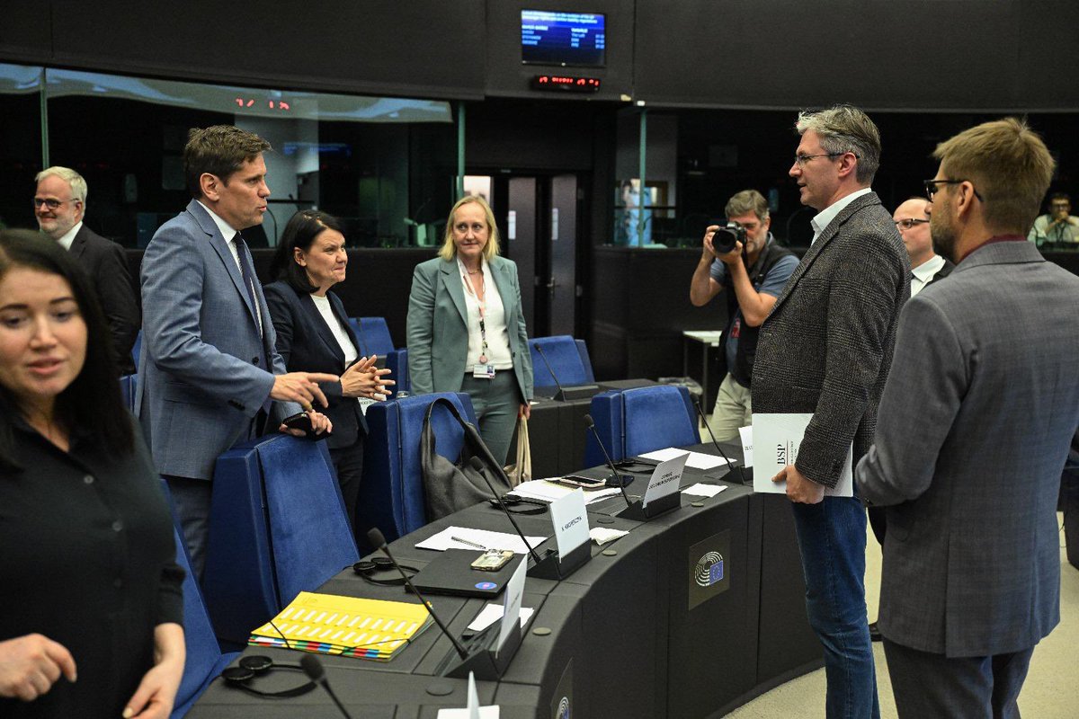 Trilogue talks begin! After breakthrough compromise in the Council, we’ve started negotiating with the EP on the reform of the EU’s pharmaceutical sector.

It’s about ensuring access to affordable medicines, better protection of patients &amp; stronger support for EU competitiveness.