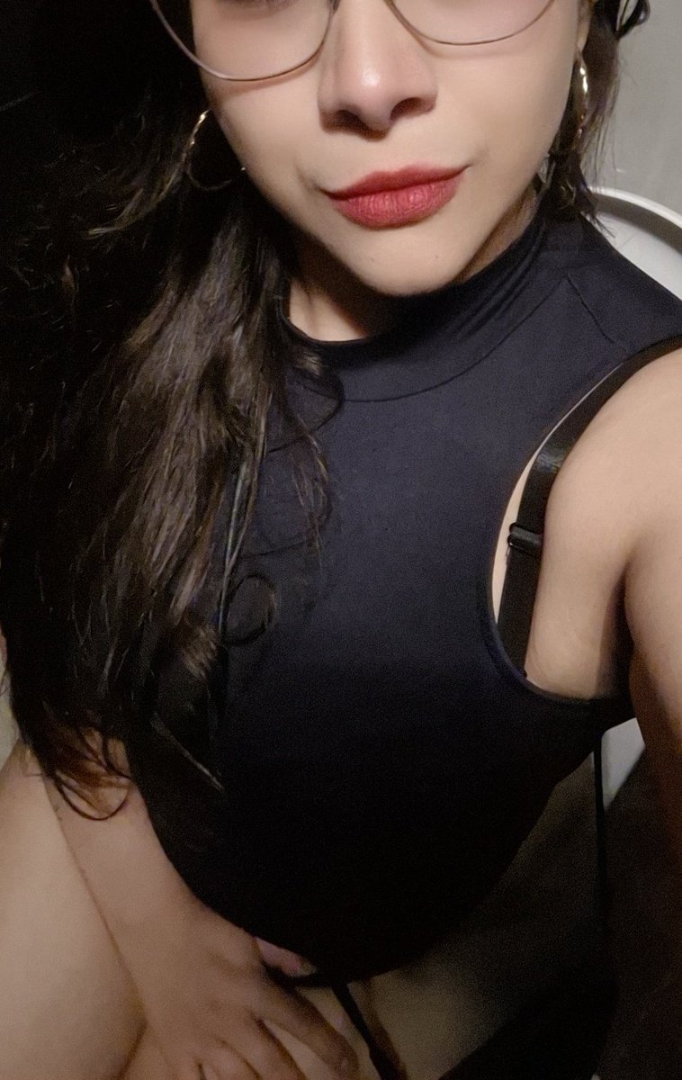 ¿¿Te imaginas ser mi baño humano?? Pues solo imaginalo mi pendejito, ya que no cualquiera es digno... ¡¡OH SI!!?
#Diosa #Gdl #Dominatrix