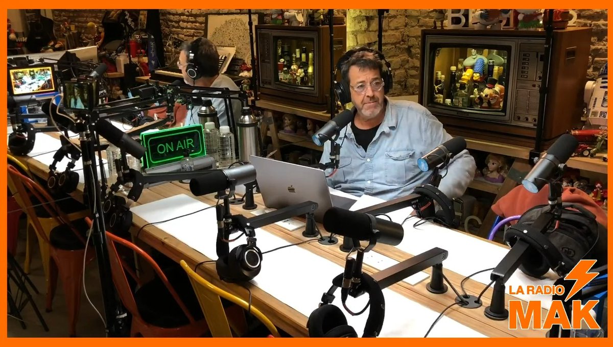 Se rajaron todos, quedó solo <a href="/elbosnio/">El Bosnio</a> 

📻#LARADIOMAK

🔗youtube.com/live/N3ukFsG0K…