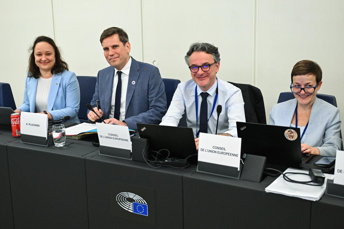 PLintheEU's tweet photo. Important step towards cleaner water in the EU!

Today, @EUCouncil and @Europarl_EN held trilogue talks on water pollutants under the Priority Substances Directive. 

Solid progress made — next steps to be taken under @DKinEU. 

Good luck! https://t.co/QYGNeMnxZW