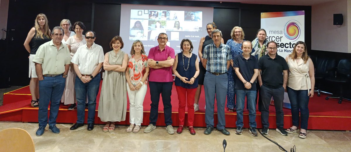 👍 Hoy <a href="/ONCE_oficial/">ONCE</a> celebrado la Asamblea General de la Mesa del <a href="/TercerSectorCLM/">MesaTercerSectorCLM</a> #2025 consolidando cuentas, avanzando en proyectos e impulsando la futura Estrategia de Promoción del Tercer Sector de #CLM , para unas entidades #sociales #esenciales para nuestra #sociedad