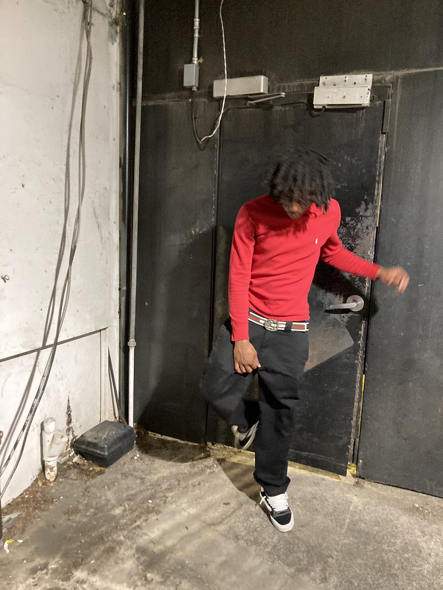 Onna top floor penthouse u cannot get n