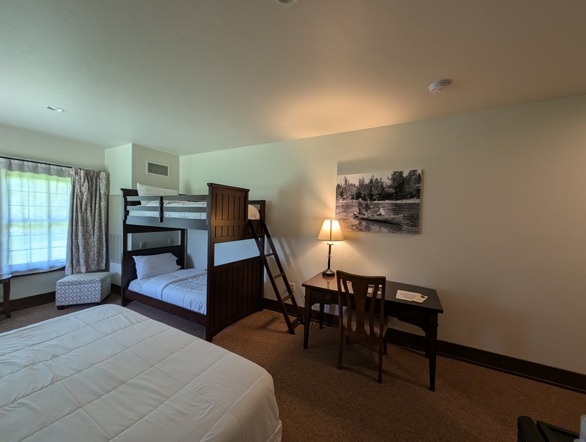 GNResort's tweet photo. Visiting Glacier Park? 🏔️

Stay in comfort at Great Northern Resort’s King With Bunk Rooms—perfect for couples, families, or friends!

☕ King bed, bunks, private bath, coffee bar + hikers’ snack bag included!📍 https://t.co/OsTmw4Iw6V 

#GlacierNationalPark #MontanaLodging https://t.co/le7yEaJZUp