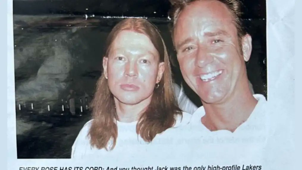 Loads of people on my FB feed swearing that it's not Axl at the 2001 NBA Finals...my god man...

YES IT IS.