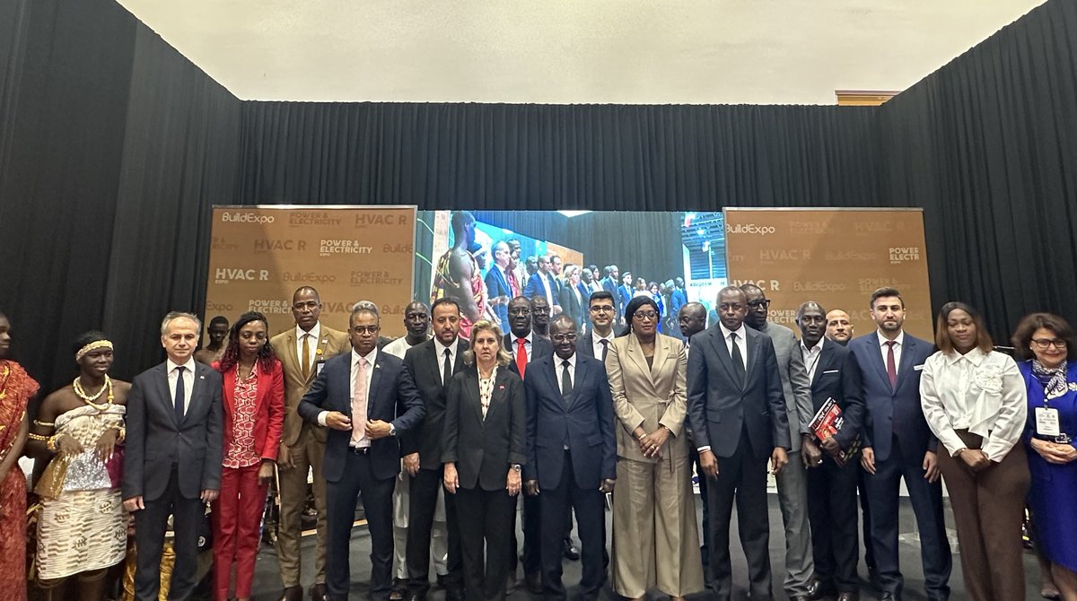 TC_AbidjanBE's tweet photo. 17-19 Haziran’da Abidjan Uluslararası Expo Merkezi’nde ilk kez gerçekleşen “Build Expo” İnşaat Fuarı, Abidjan Ticaret Odası Başkanı Faman Touré ve Büyükelçimiz Deniz Erdoğan Barım’ın konuşmalarıyla açıldı.
Atılım Fuarcılığın organize ettiği fuarda 50 katılımcı firmamız var. https://t.co/4chdjjSLC9