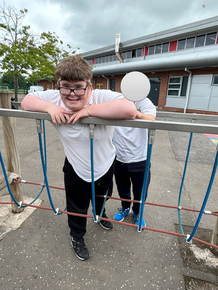 AlloaEASN's tweet image. In EASN, we know play is vital for older children. Outdoor play means freedom, fun, and friendship. It’s a chance to move, laugh and just be you. We love playing together at break and lunch! @AlloaAcademy #WellbeingThroughPlay #PlayForAll