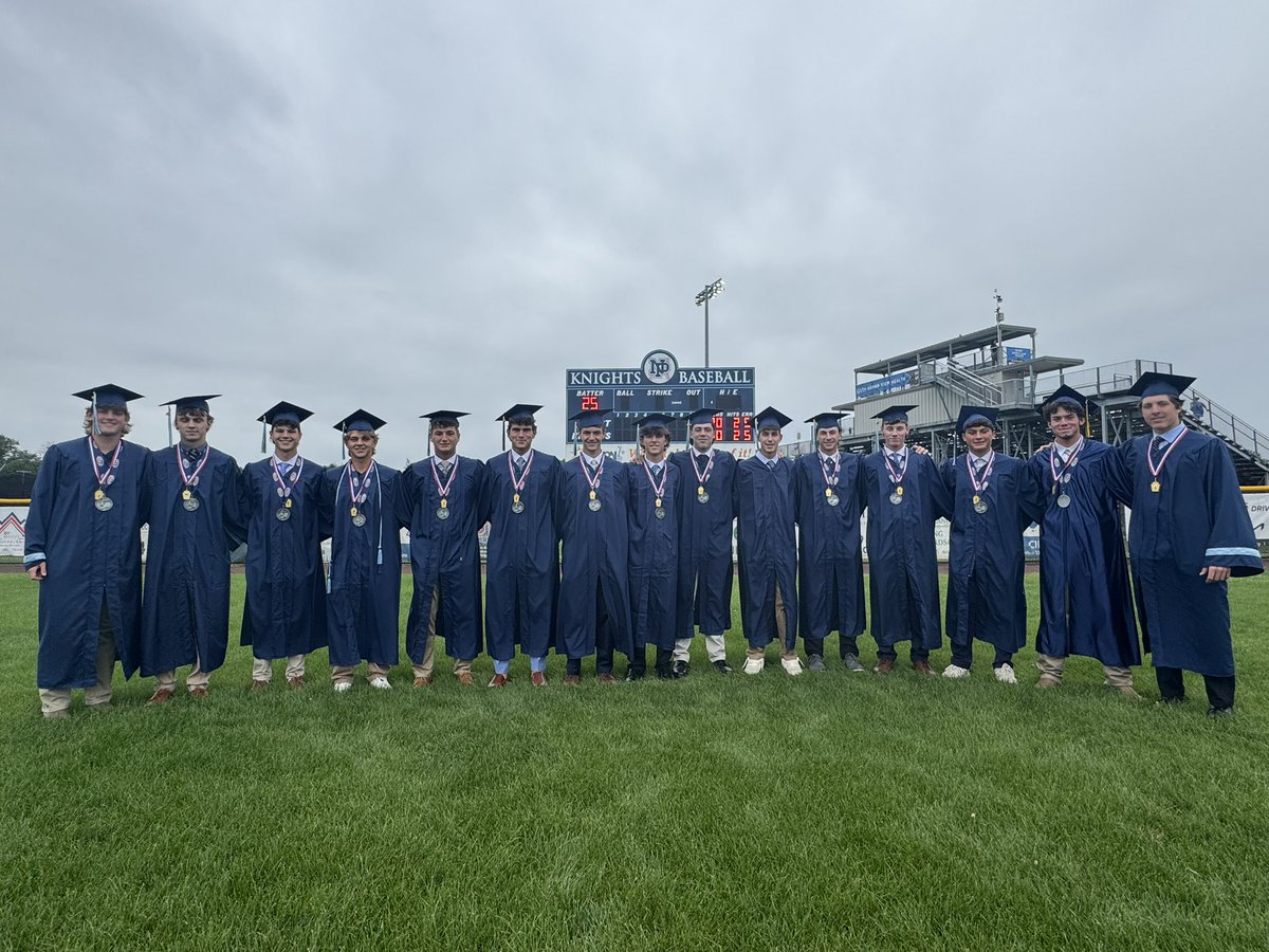 NPKnights's tweet image. What a class… what a class!
C⚾️ngratulations to one of the top 5 teams in the history of NPHS Baseball!