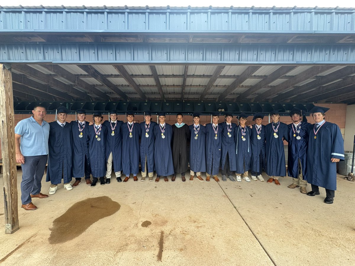 NPKnights's tweet image. What a class… what a class!
C⚾️ngratulations to one of the top 5 teams in the history of NPHS Baseball!