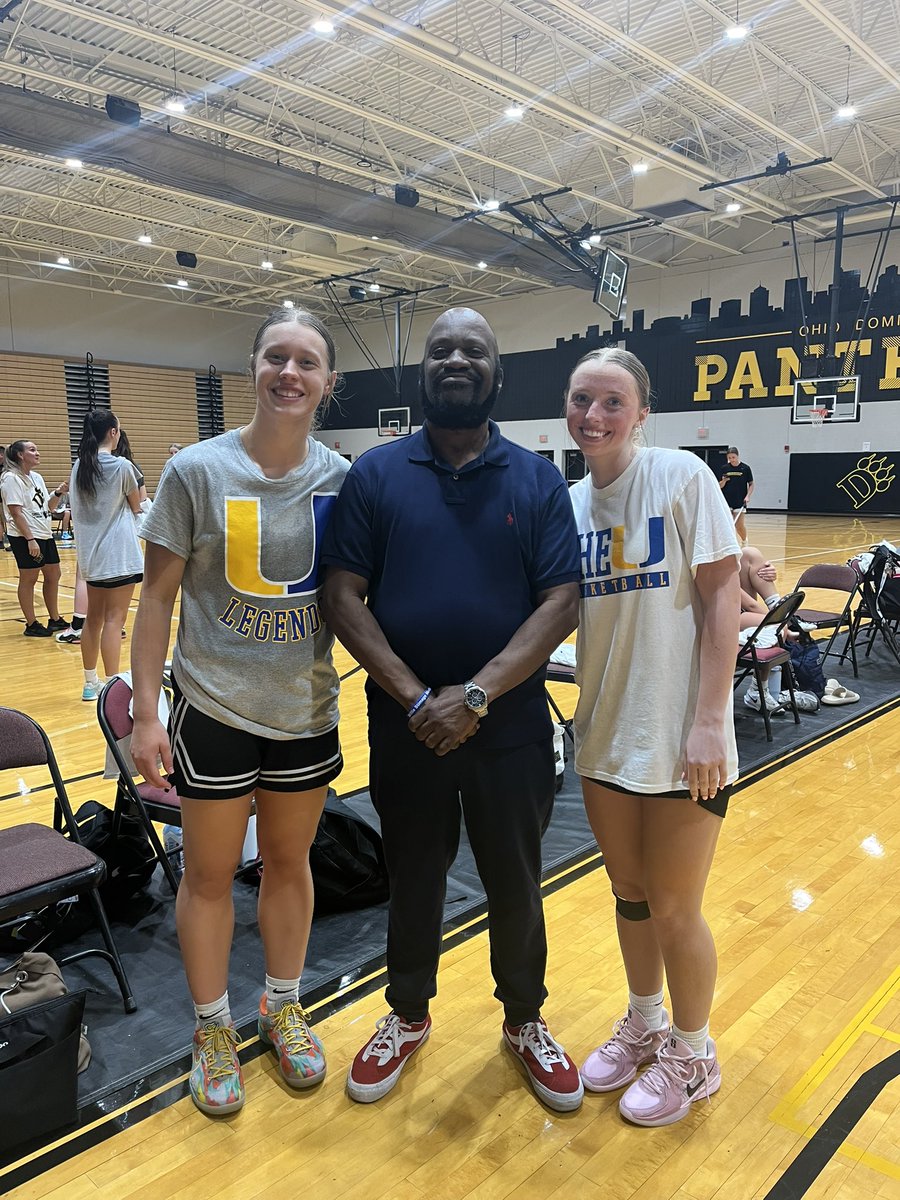 Hanging out with 2 Legends <a href="/Legends_Bball/">Legends U Basketball</a> <a href="/ReghanMarkley_5/">Reghan Markley</a> <a href="/HaedynHull/">Haedyn Hull</a>
