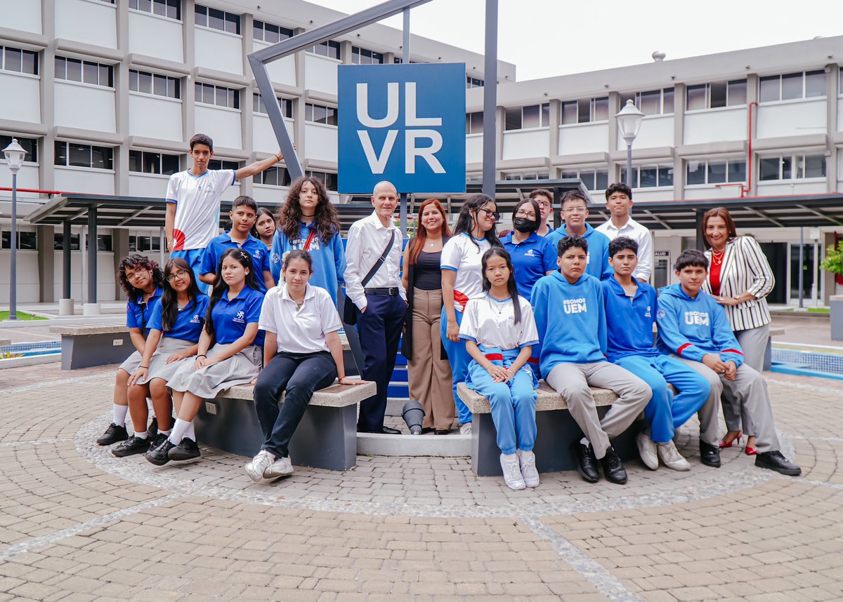 🎉📚 Programa de Inauguración del Proyecto de Participación Estudiantil de la Unidad Educativa Miraflores en la ULVR 🏫🤝
Con entusiasmo se desarrolló el programa de esta actividad, fortaleciendo los lazos entre la academia y la formación estudiantil.🙌

 #ULVR