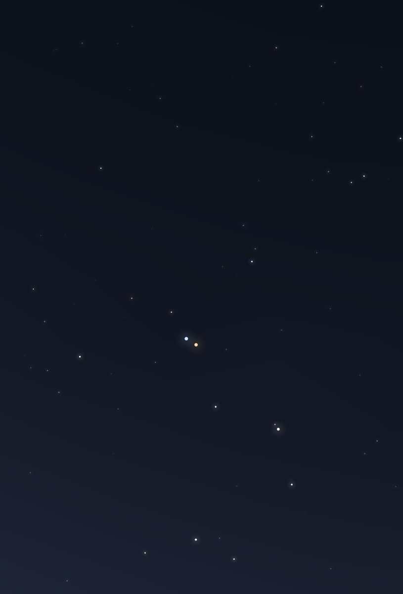 Hoy tenemos conjunción! Si miras hacia el norte apenas anochece verás al planeta marte (anaranjado) muy cerca de la estrella Regulo, la más brillante de la constelación de Leo. Hoy es su máximo acercamiento visual. Parecerán dos estrellas juntas!