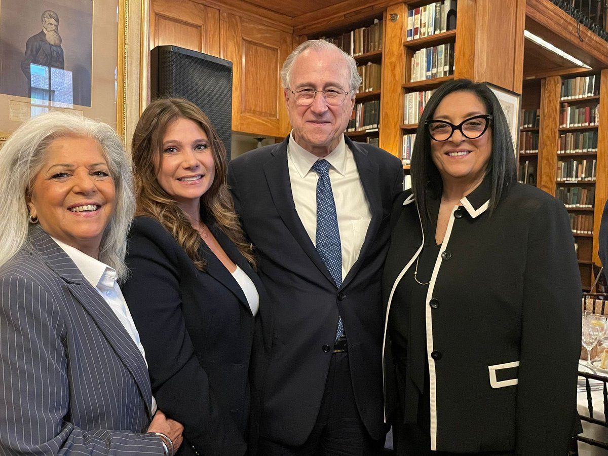 KristyforNY's tweet image. Honored to join my fellow NYC Republicans at today’s reception for our congressional colleague @RepStefanik
Grateful to Chairman Cox for the invitation and support. Proud of the work we do together—and ready to keep building in November! 🇺🇸🗳️