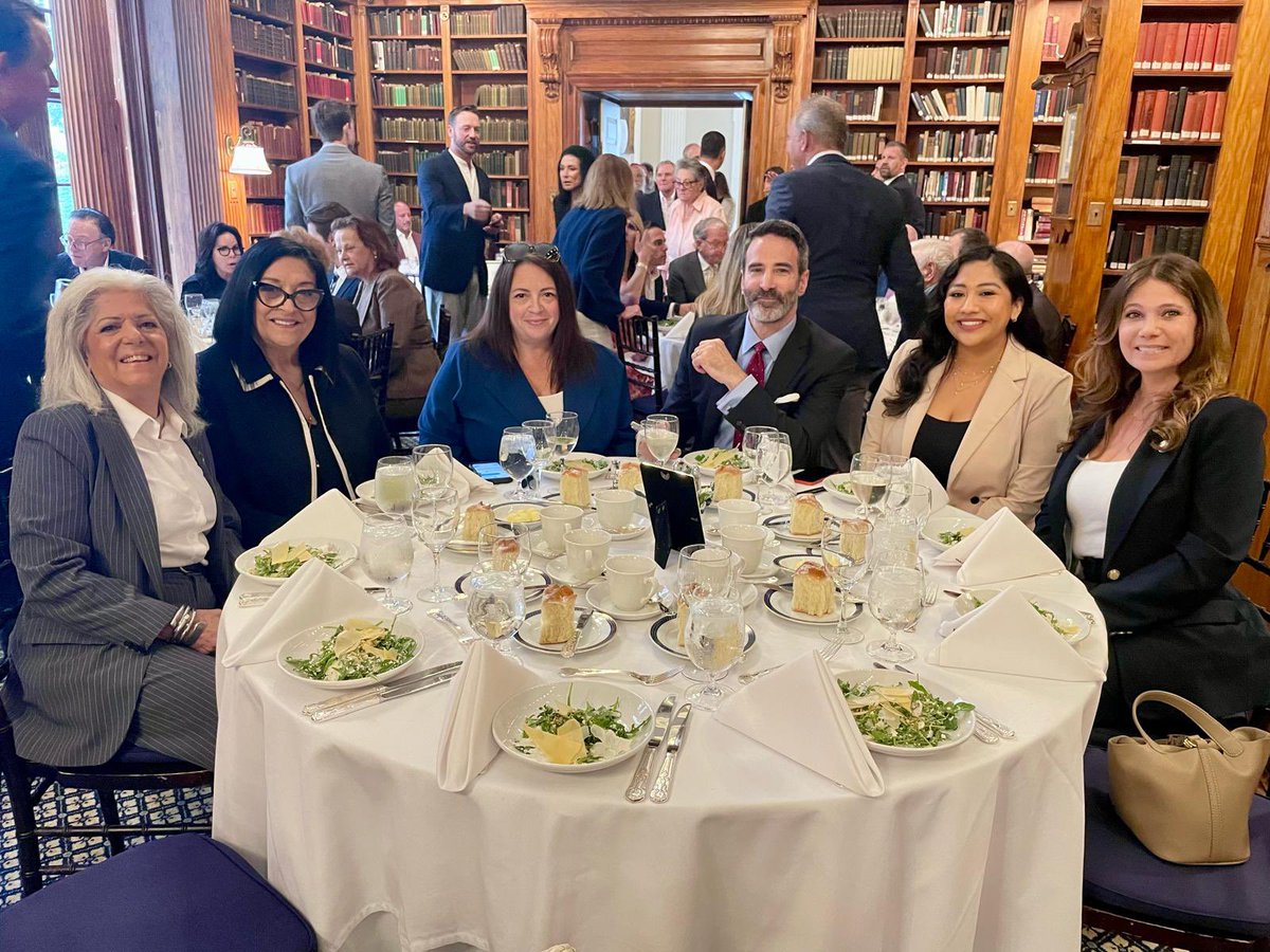 KristyforNY's tweet image. Honored to join my fellow NYC Republicans at today’s reception for our congressional colleague @RepStefanik
Grateful to Chairman Cox for the invitation and support. Proud of the work we do together—and ready to keep building in November! 🇺🇸🗳️