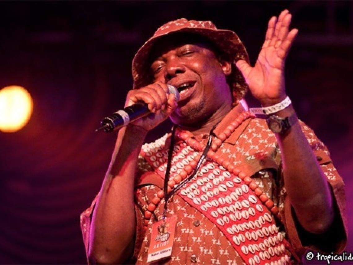acprdcongo's tweet photo. #RDC : la présentation du nouvel album intitulé "Ki Nkume-nkume" du groupe traditionnel #Basokin (Basongye de Kinshasa) de la République Démocratique du Congo est prévue le 22 juin 2025, à #Kinshasa, a annoncé mardi le comité organisateur.
"Deux ans après la mort de Mputu Ebondi Mi-Amor, dit "Pharaon noir", qui était son leader légendaire, l’orchestre Tout Grand BASOKIN vient de réaliser un nouvel album percutant sur le marché du disque. La présentation de cet opus musical est prévue ce dimanche 22 juin à 14h00 au cours d'un concert spécial, à l'espace +Via Nova+, dans la commune de #Gombe, à Kinshasa", a déclaré Norbert Kitenge, président du comité directeur de l’orchestre.
Cet événement constituera une immersion dans l’univers des sons et rythmes propres à la tradition musicale songye.
Découvrez d'autres informations sur notre site web : https://t.co/tGEWJ2Bgzn