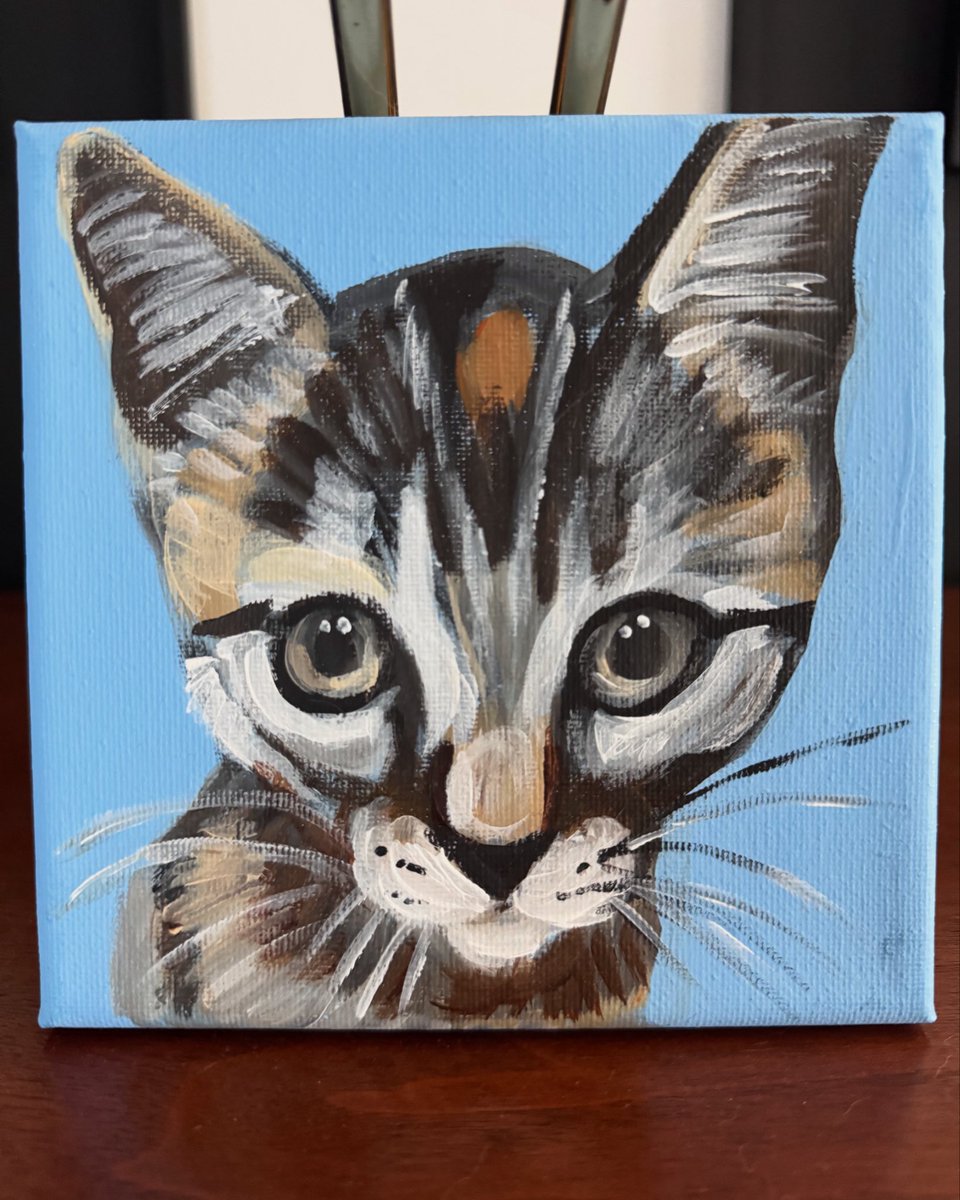 DHDigitalDesign's tweet photo. This is truly amazing! My little Eleanor was chosen by an incredibly talented anonymous artist associated with Chewy.  They created this stunning portrait from a photo I put up on  @Chewy https://t.co/lFdlSGMgld