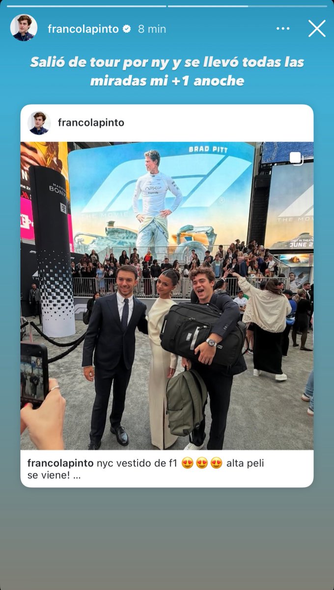 JSJAJAJA Franco diciendo que su invitado al evento fue su valija