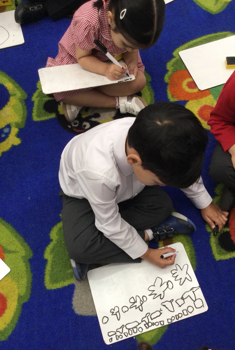 LeighPrimary's tweet image. Look at how clever our Nursery children are at recognising the shapes and copying the repeated patterns. Wow!! @voice21oracy #Maths #2Dshapes #repeatedpatterns #PD #lifelonglearners