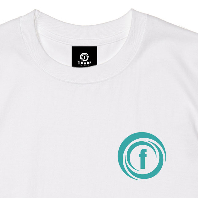 本日よりFlower RecordsのオフィシャルTシャツ販売開始しました！
季節を問わずお使いいただけるTシャツとなっておりますので、
ぜひこの機会にお求めください。
モデル: 身長165cm、Mサイズ着用
※キッズサイズもございます
flower-r.com/flrg-001/