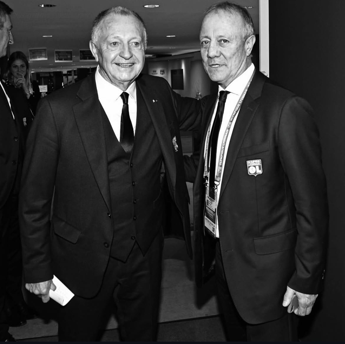 Le très bel hommage de Jean Michel Aulas à Bernard Lacombe 🥹🕊️ : 

« Bernard, mon frère. Quelle tristesse!

J'étais avec toi hier après-midi, entouré d'amis.
Je savais, au fond de moi, que tu allais rejoindre - toi qui es croyant - le paradis.
Tu nous as tant donné : à l'OL, à