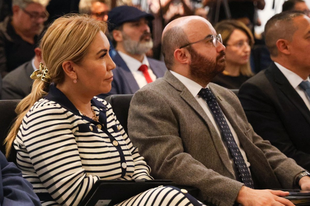 ANUIES (@anuies) on Twitter photo Rectoras y rectores de México fueron testigos en la <a href="/Mx_Diputados/">H. Cámara de Diputados</a> de la firma del Acuerdo Nacional por la Rendición de Cuentas y la Transparencia en las Universidades Públicas de México, al igual que los dirigentes de la <a href="/amocvies/">AMOCVIES, A.C.</a> y la <a href="/amereiaf/">AMEREIAF A.C.</a>. Rectoras y rectores de México fueron testigos en la <a href="/Mx_Diputados/">H. Cámara de Diputados</a> de la firma del Acuerdo Nacional por la Rendición de Cuentas y la Transparencia en las Universidades Públicas de México, al igual que los dirigentes de la <a href="/amocvies/">AMOCVIES, A.C.</a> y la <a href="/amereiaf/">AMEREIAF A.C.</a>.
