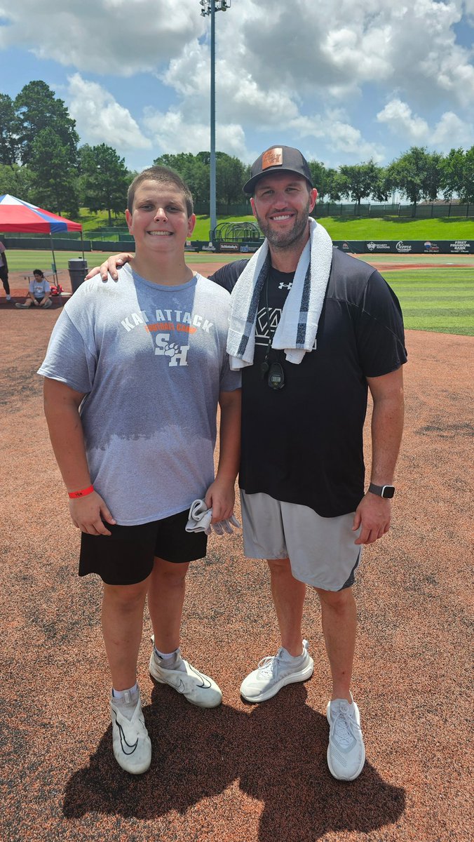 DylanSlansky's tweet image. I had a great time at the @BearkatsFB  camp today. Thank you @AJ_Hopp for an amazing camp. 
@znpatterson @mcneill_josh @CoachMartin_18 @Coach_Stang