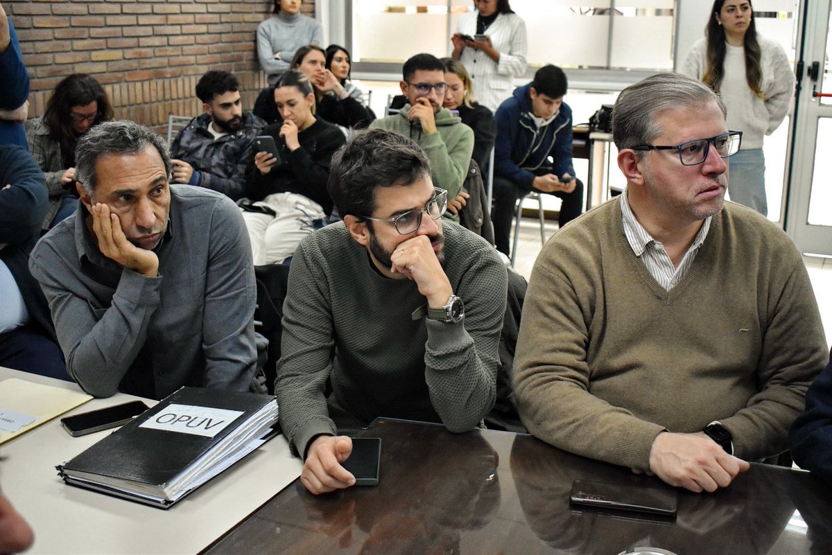 Mientras algunos dibujan planes a 10 años, hoy hay chicos jugando entre cloacas desbordadas. El Gobierno sigue sin controlar nada y la crisis sanitaria crece en silencio 🧵