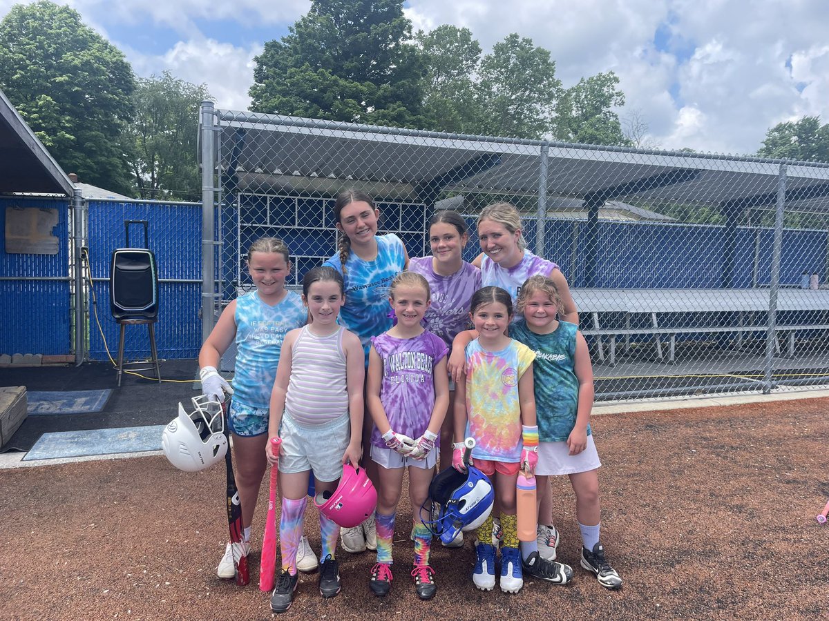 ChatardSoftball's tweet image. Great first few days of Summer Camp. Girls are working hard, and having lots of fun! Congrats to our day 1 and 2 Campers of the Day!