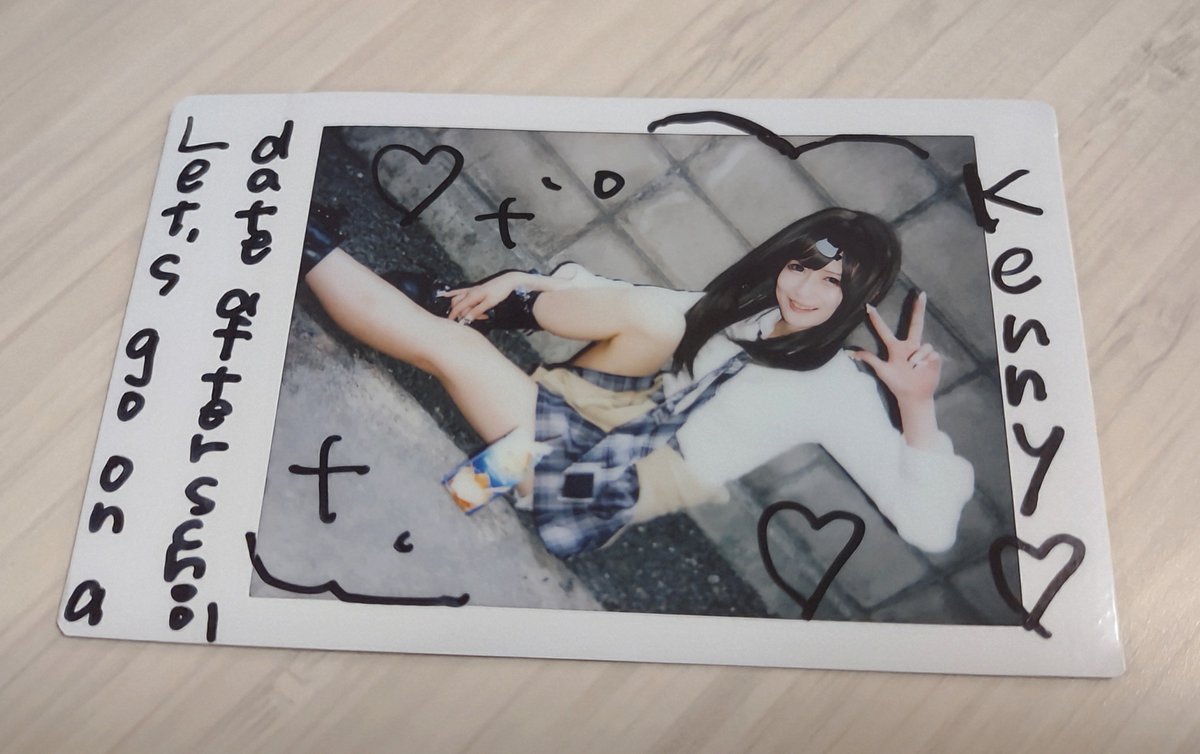 I'm always excited to get in my monthly Yako-chan cheki. WeZ always has cool themes and Yako always looks great. Surprisingly, she hasn't ran out of mind things to say during the online signings.

#白坏弥呼