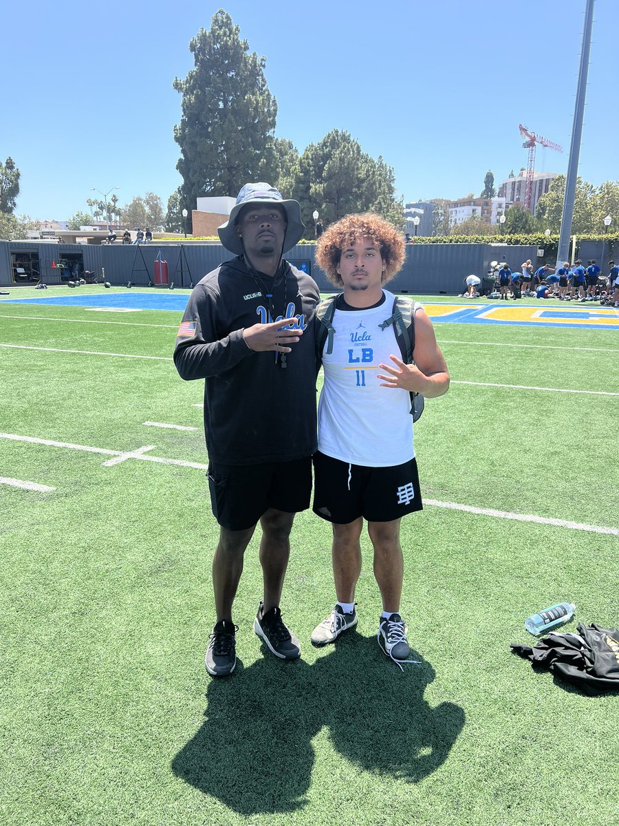 Tycontrerass's tweet image. Had a outstanding camp won every rep 1 on 1 rep and had great mentorship by @CoachWhiteEra & @TyreeThompson05