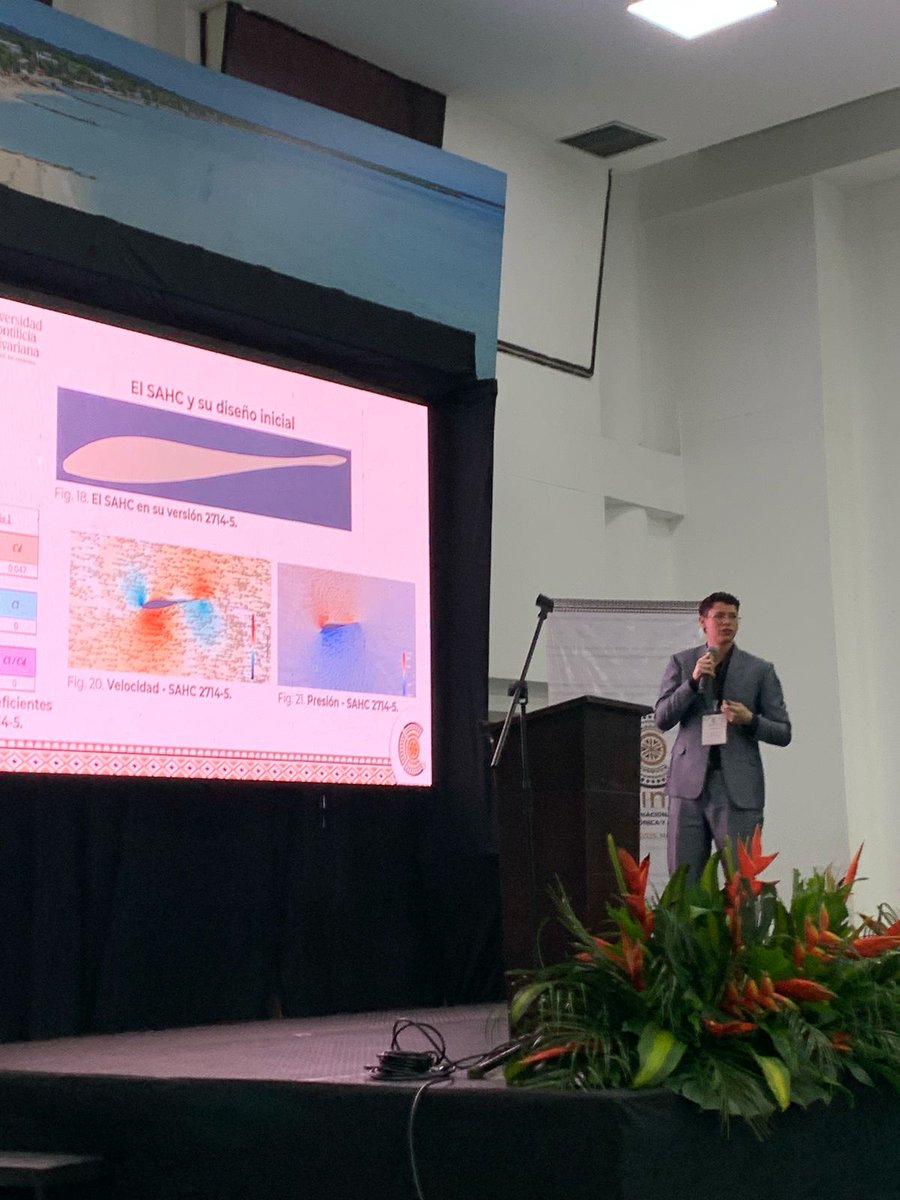 UPBBGA's tweet image. Santiago Alejandro Hernández, estudiante de Ing. Mecánica y miembro del semillero de investigación UPB, presentó su ponencia en el XII Congreso Internacional CIMM 2025 en Montería. Su trabajo: Diseño y simulación de un perfil aerodinámico en OpenFOAM.
#InvestigaciónUPB #Mecánica