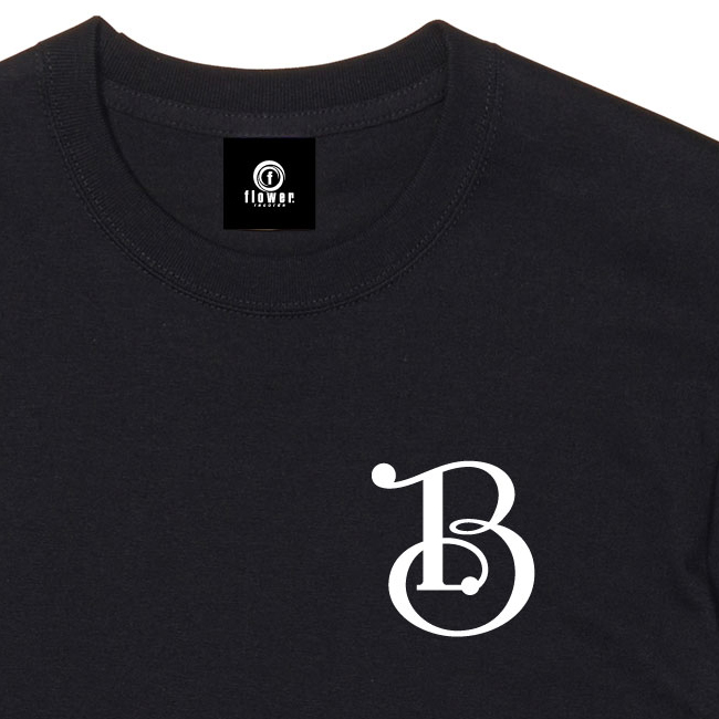 本日よりBLOOM MUSICのオフィシャルTシャツ販売開始しました！
節を問わずお使いいただけるTシャツとなっておりますので、
ぜひこの機会にお求めください。
モデル: 身長165cm、Mサイズ着用
※キッズサイズもございます
flower-r.com/flrg-003/