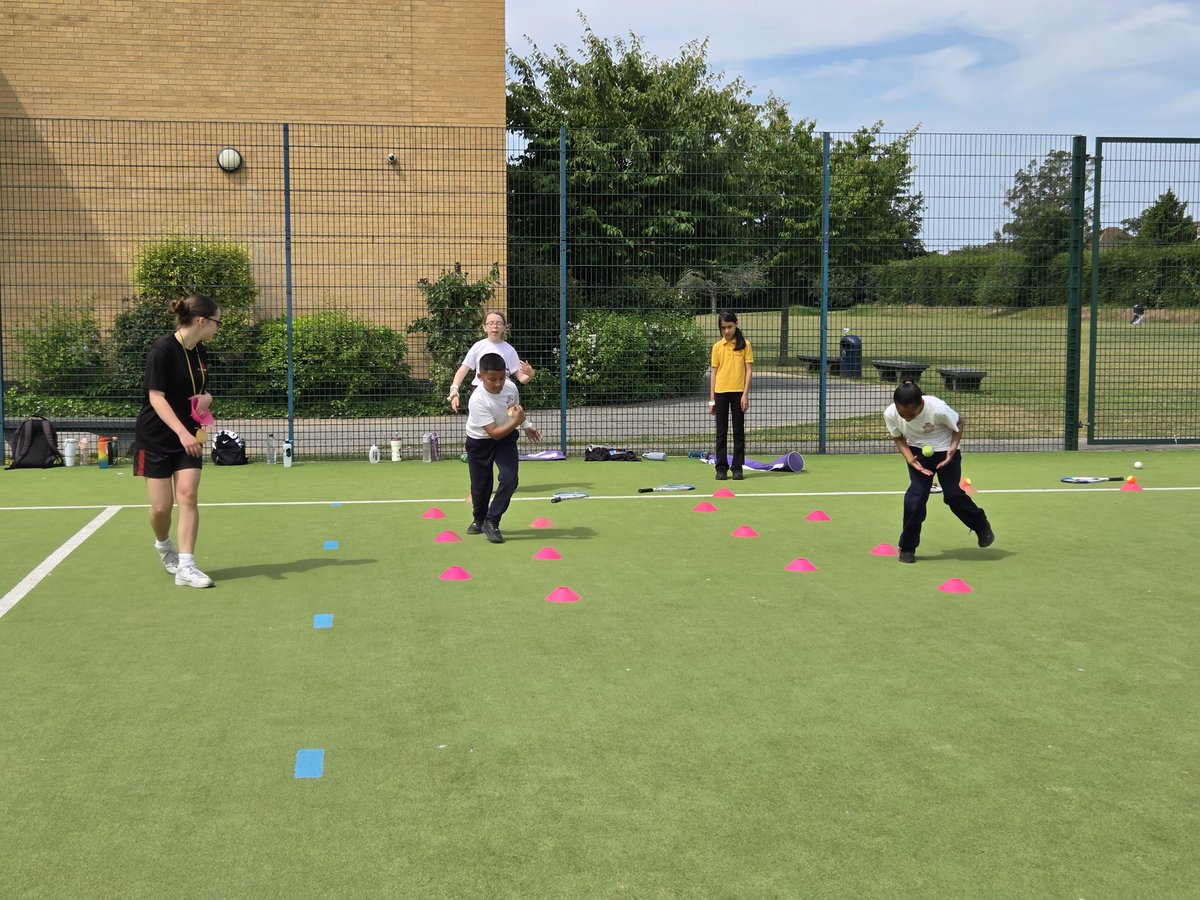 Luton School Games (@lutonschgames) on Twitter photo Great to work with the <a href="/TSLTChalkHills/">The Chalk Hills Academy</a> young leaders today at the year 5&6 multi sports festival who were brilliant at engaging and encouraging younger pupils in cricket, tennis, golf and frisbee ๐๐ป Great to work with the <a href="/TSLTChalkHills/">The Chalk Hills Academy</a> young leaders today at the year 5&6 multi sports festival who were brilliant at engaging and encouraging younger pupils in cricket, tennis, golf and frisbee ๐๐ป