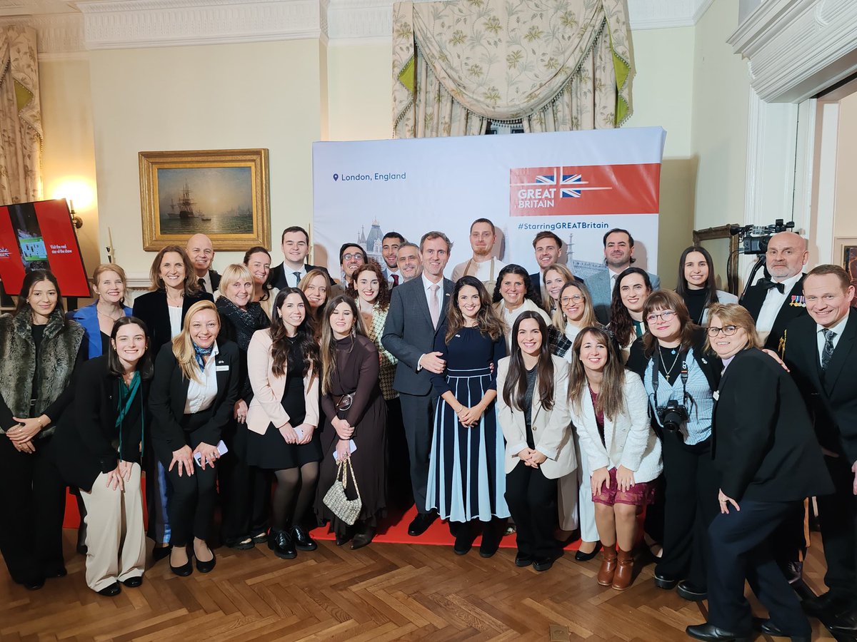 Todo el equipo de la embajada está listo para recibir a los invitados a la celebración oficial del cumpleaños de Su Majestad el Rey Charles III 🎉