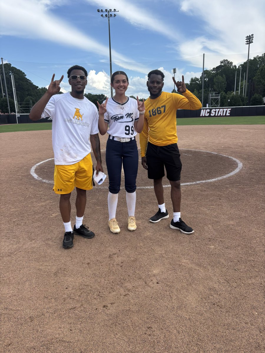Daisy Kriz (@daisykriz2027) on Twitter photo Thank you <a href="/PackSoftball/">NC State Softball</a> <a href="/packsbcamp/">PackSoftballCamp</a> for hosting a great camp! I loved seeing the campus and getting to know more about the program. It was great to learn from all the Coaches and players, and I appreciate the feedback. Looking forward to attending another camp soon! <a href="/LLefty18/">Lindsay Leftwich</a> Thank you <a href="/PackSoftball/">NC State Softball</a> <a href="/packsbcamp/">PackSoftballCamp</a> for hosting a great camp! I loved seeing the campus and getting to know more about the program. It was great to learn from all the Coaches and players, and I appreciate the feedback. Looking forward to attending another camp soon! <a href="/LLefty18/">Lindsay Leftwich</a>
