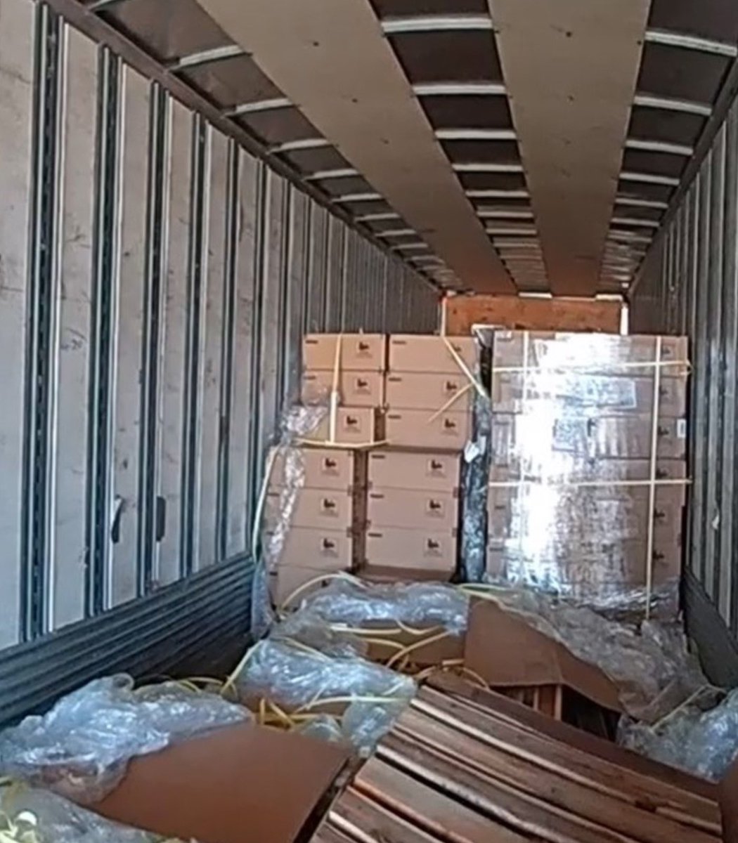 Dexerto's tweet image. Nearly 3000 Switch 2 units were stolen out of a truck headed to GameStop 

The total loss is over $1.4 million