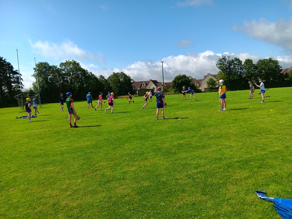 #DèiseÒg Development Camp off to a cracking start! 👍✅️⚪️🔵👇

Great to have <a href="/WaterfordGAA/">Waterford GAA</a> SH Manager Peter Queally as our guest coach in <a href="/AbbeycourtyGAA1/">Abbeyside Ballinacourty GAA</a> earlier, brilliant stuff 👏🏑⚪️🔵

Camps continue tomorrow in both Abbeyside and Walsh Park, the new gear looking class 👌