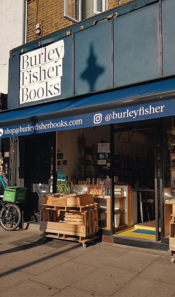 Elena de Astorza tweet media