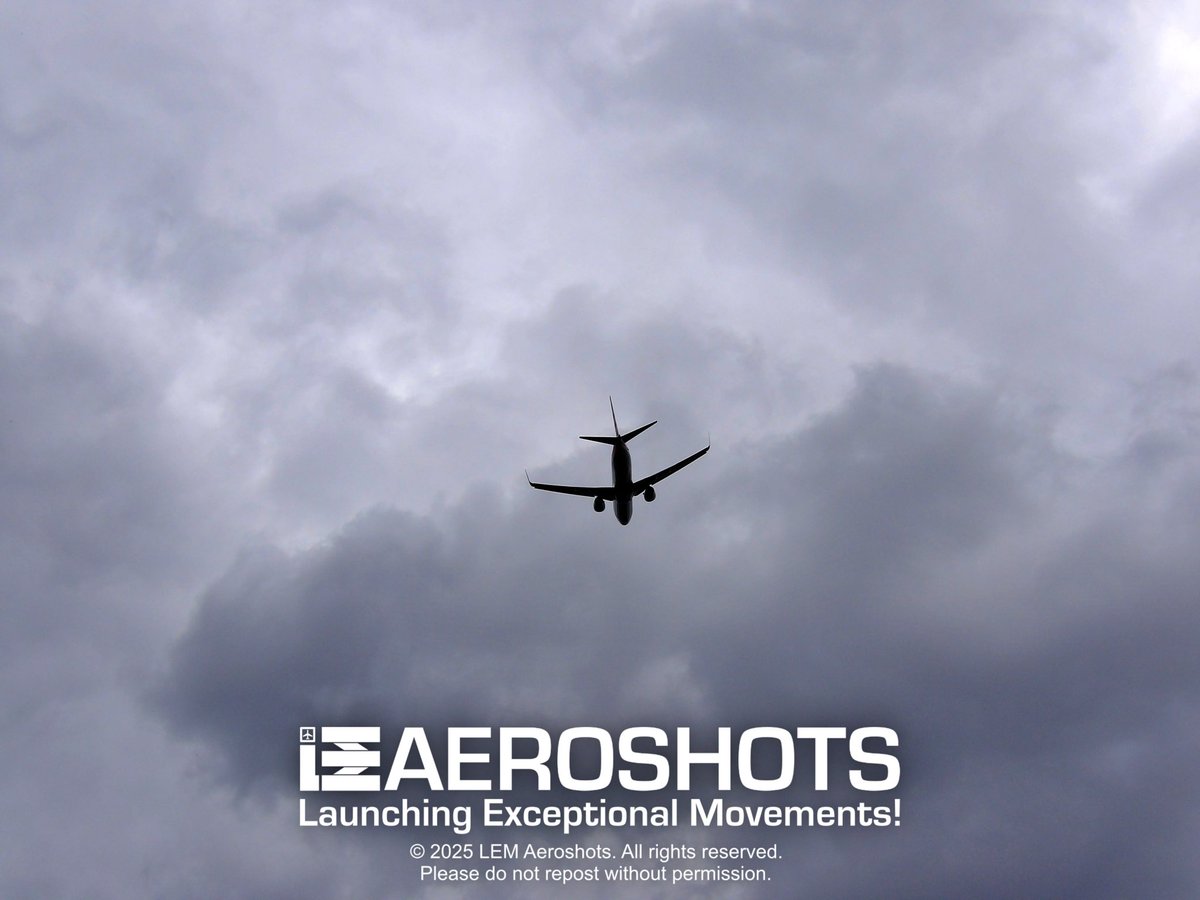 LEMAeroshots's tweet image. I’m in love with these angles!! -LEM 😍😍😍

✈️ @AmericanAir @Boeing 737-800 🌐 @TravelOneWorld 🎨 Flag and Flight Livery 📍 DCA (@Reagan_Airport) 🛫 Runway 1 🗓️ April 4, 2024 📸 @Kodak @KodakPIXPRO AZ528

#LEMAeroshots #FlyReagan #American #Boeing #Boeing737 #Takeoff #TeamMWAA