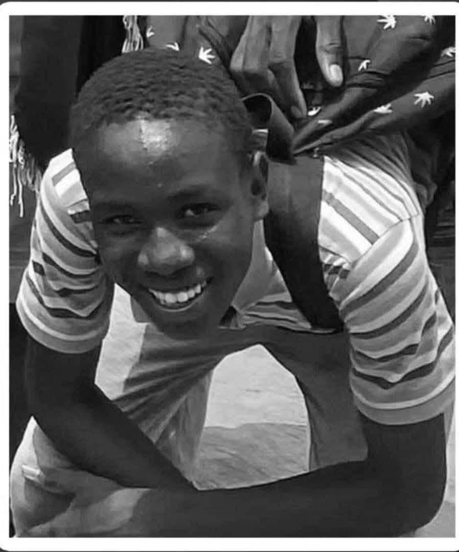 Kevin John Considine\, image size:898x1080