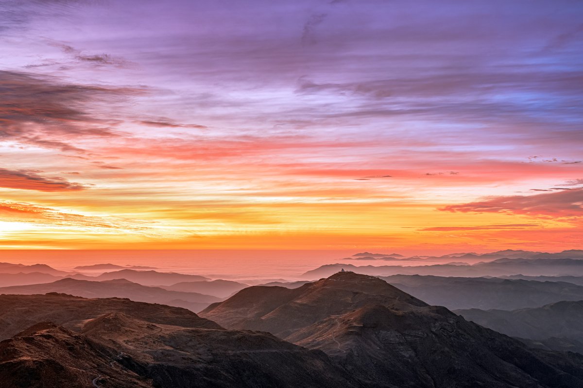 Almost forgot that this was the whole point…Today, take a deep breath and admire the beauty of the Earth and the skies. 😌✨

This image shows dusk over <a href="/cerrotololo/">Cerro Tololo</a> in Chile, a Program of NSF NOIRLab. Can you spot the Víctor M. Blanco 4-meter? 🔭

📸NOIRLab/NSF/AURA/P. Horálek