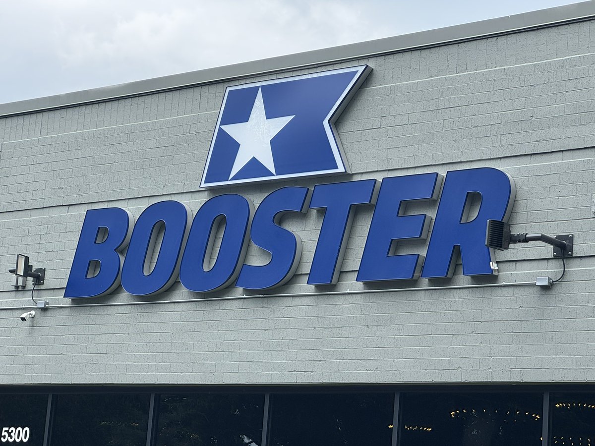 .<a href="/SHAPEAmerica/">SHAPE America</a>’s VP of Strategic Partnerships Beth Bennett &amp; I arrived at the <a href="/choosebooster/">Booster</a> Leadership Summit &amp; were welcomed with champagne and confetti cannons! Just one of the many reasons we love Booster! #healthmovesminds