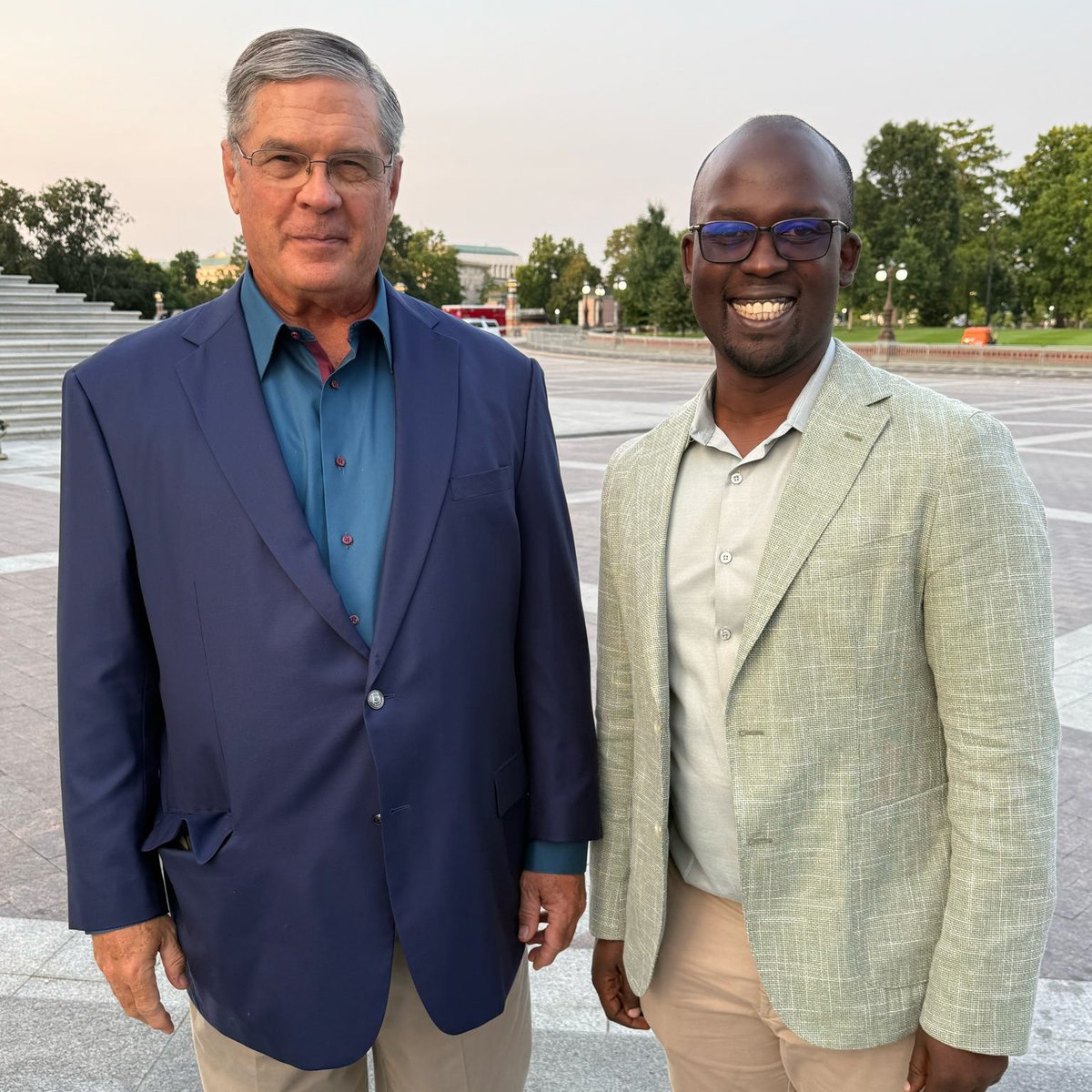 Baylor_MBA's tweet image. For the first time in program history, our Online #MBA students joined our Executive MBA students for the Baylor in D.C. residency! It was an incredible chance to connect, engage with policy leaders, and explore how business and public policy intersect in the nation’s capital.