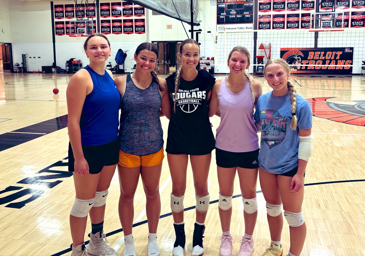 Great UNK Camp today in Beloit!  <a href="/LandryLitton/">Landry Litton</a> <a href="/UNKvolleyball/">UNK Volleyball</a>
