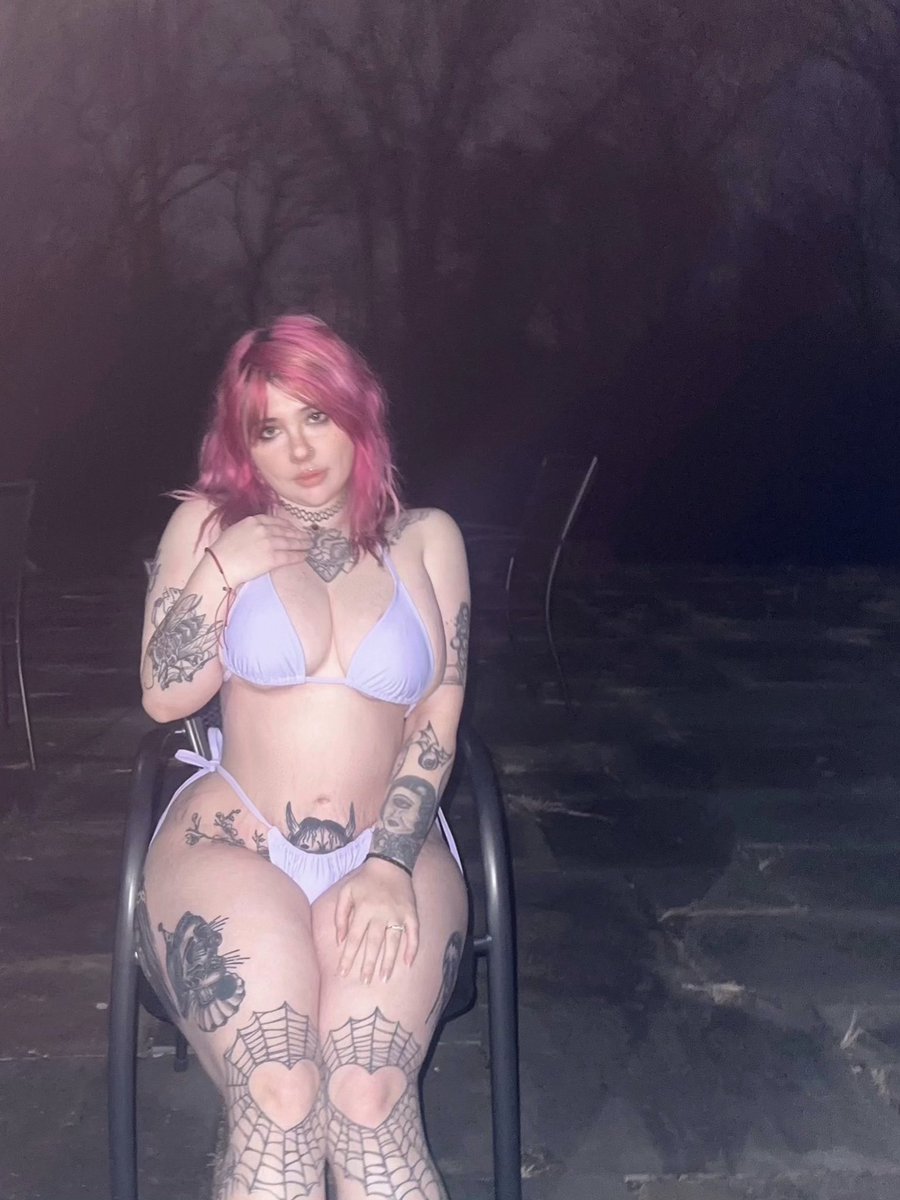 Venomous_dolly's tweet photo. Summer nights https://t.co/E8dsE3gR0W