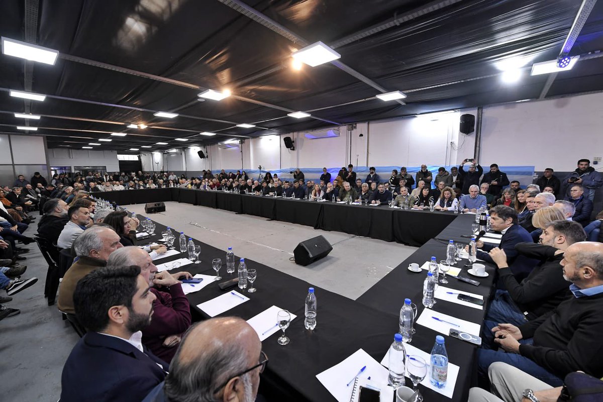 Andrés Larroque (@larroqueandres) on Twitter photo Acompañamos al gobernador <a href="/Kicillofok/">Axel Kicillof</a> en el encuentro del <a href="/MOVIMIENTODAF/">Movimiento Derecho al Futuro</a> que encabezó en La Plata junto a intendentes, legisladores nacionales y provinciales, dirigentes sindicales, referentes políticos y sociales y de distintos credos.
Nos organizamos para movilizar en apoyo a Acompañamos al gobernador <a href="/Kicillofok/">Axel Kicillof</a> en el encuentro del <a href="/MOVIMIENTODAF/">Movimiento Derecho al Futuro</a> que encabezó en La Plata junto a intendentes, legisladores nacionales y provinciales, dirigentes sindicales, referentes políticos y sociales y de distintos credos.
Nos organizamos para movilizar en apoyo a