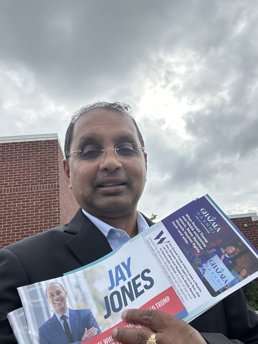 I’m out greeting a steady stream of after work voters here in Loudoun! 

If you haven’t yet had a chance to vote, there is still time! As long as you are in line by 7 PM, you’re eligible to vote!

Come see me!