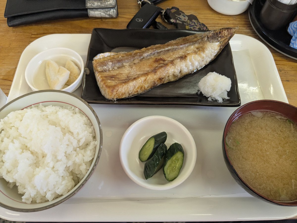 beadesuyoi's tweet photo. 漁港近くの食堂のマグロハラス焼定食美味しかったンゴ https://t.co/2V4FUXM62i