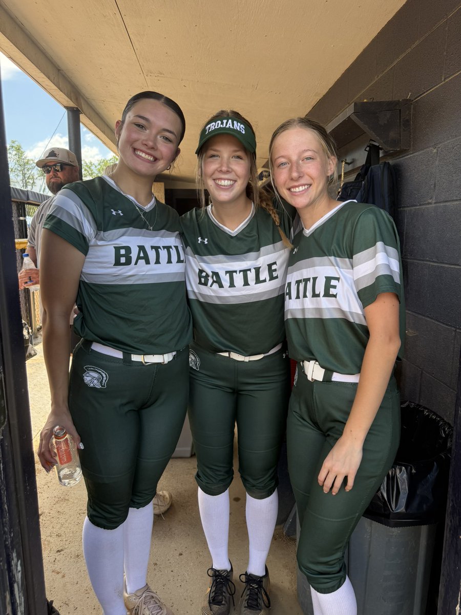 One last time in green for our seniors. Thankful for FCA for giving athletes the opportunity to represent their schools one last time! GO TROJANS! 💚

Shoutout to Kailee McCroskey for the 💣