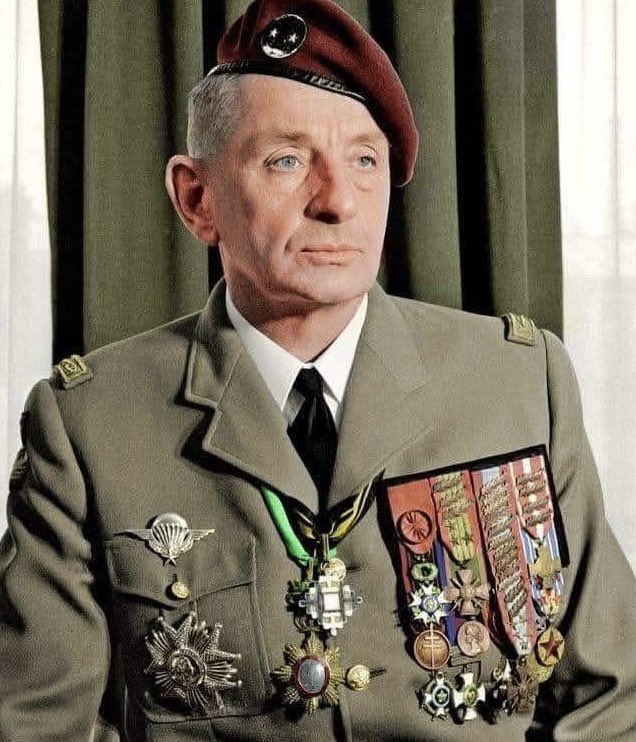 Le 18 juin 2010, le Général Marcel Bigeard décède.

Officier parachutiste d'exception, de tous les combats, le général Bigeard demeure le général le plus décoré de l'armée française au 20ème siècle.

Ne jamais oublier. 🖤