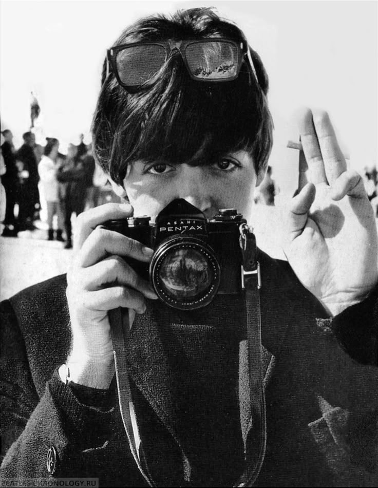 adarasalleyrose's tweet photo. paul mccartney turns 83 today. i had no choice but to drop 83 photos of this man♥️ https://t.co/LJOmsmamkd